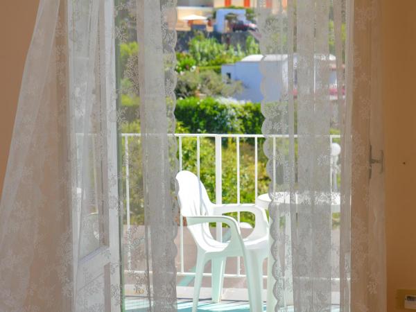 Hotel Maremonti : photo 5 de la chambre chambre double ou lits jumeaux classique avec balcon
