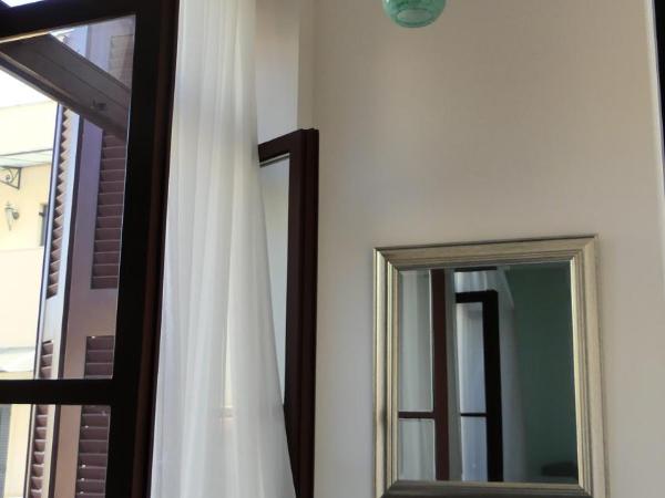 Theasis Athens : photo 4 de la chambre chambre double deluxe avec balcon