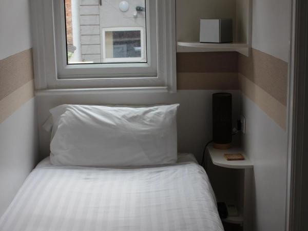 Grange Lodge : photo 3 de la chambre chambre simple avec douche 
