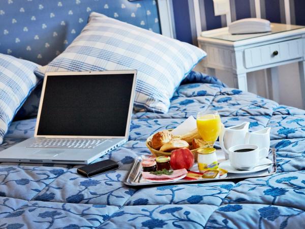 Golden Tulip Washington Opera : photo 7 de la chambre suite junior