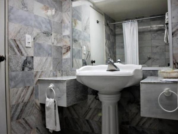 Aristos Puebla : photo 3 de la chambre room #7819110