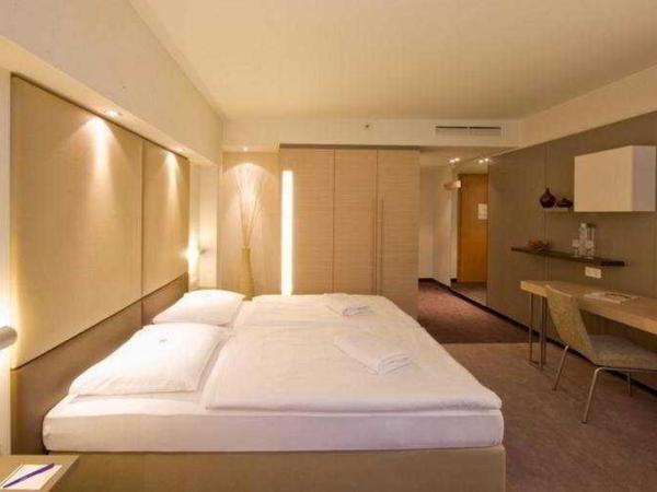 Estrel Berlin : photo 2 de la chambre chambre deluxe double ou lits jumeaux