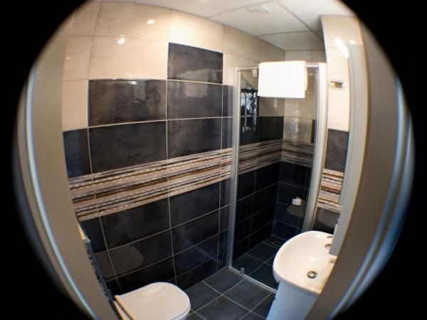 Element : photo 4 de la chambre chambre double ou lits jumeaux avec salle de bains privative
