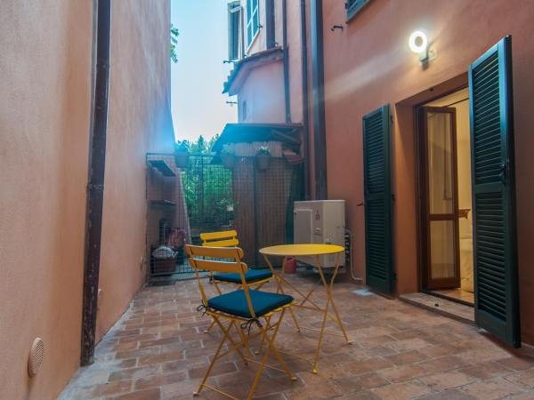 Umbrian Concierge - Alla Rocca : photo 1 de la chambre chambre double avec balcon