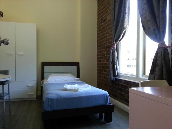 Central Private Hotel : photo 1 de la chambre chambre simple avec salle de bains commune