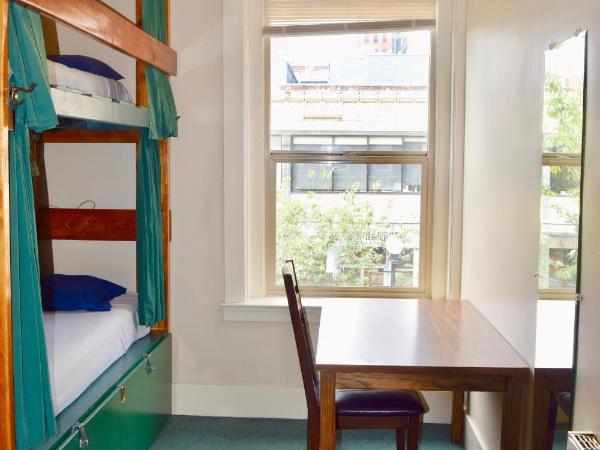 Green Tortoise Hostel Seattle : photo 6 de la chambre lits superposés dans dortoir femmes de 8 lits