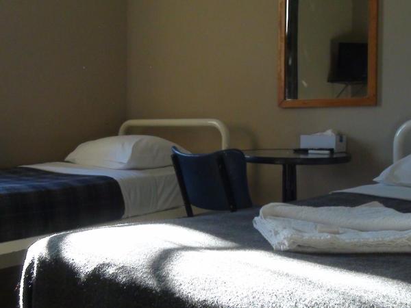 Central Private Hotel : photo 5 de la chambre chambre lits jumeaux avec salle de bains privative