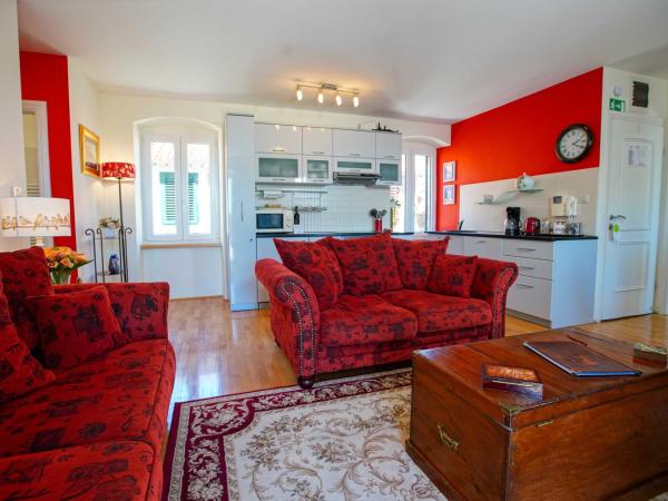 Boutique Guest Accommodation Zephyrus : photo 1 de la chambre appartement 2 chambres avec balcon
