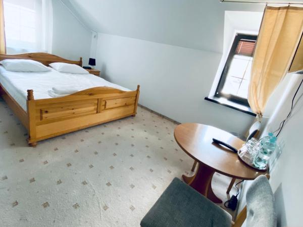 Hotel Kolorowa : photo 1 de la chambre chambre double deluxe avec balcon