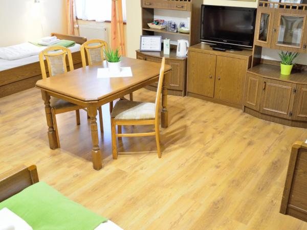 WenderEDU Business Center : photo 7 de la chambre chambre triple