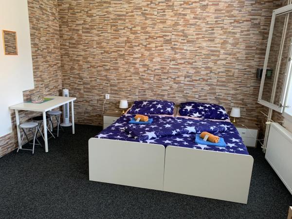 ZLATÁ-ÉRA : photo 5 de la chambre chambre quadruple avec salle de bains privative séparée