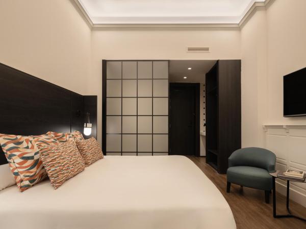 TOC Hostel Malaga : photo 7 de la chambre chambre double avec salle de bains privative