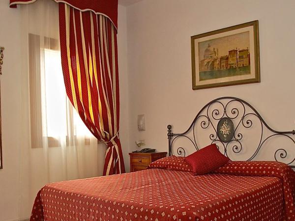 Hotel Fontana : photo 1 de la chambre chambre double ou lits jumeaux confort 