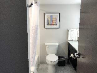 Clarion Pointe OKC Airport : photo 7 de la chambre chambre lit queen-size accessible aux personnes à mobilité réduite - non-fumeurs