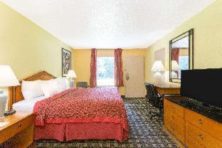 Days Inn by Wyndham Savannah Airport : photo 2 de la chambre room #5903917