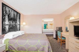 Super 8 by Wyndham Columbia : photo 2 de la chambre room #34012029