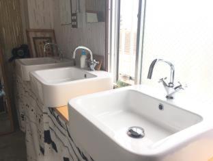 Kamagasaki University of the Arts Cafe Garden Guest House aka Cocoroom : photo 6 de la chambre room #236878519