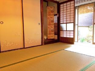 Guesthouse HANA Nishijin : photo 2 de la chambre room #157130105