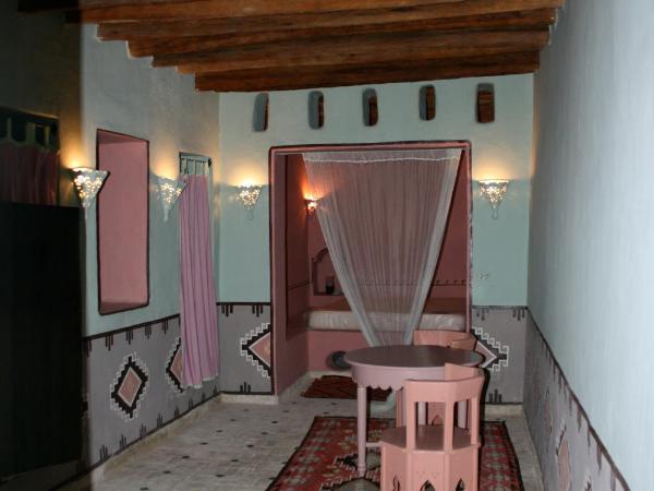 DAR NEJMA : photo 4 de la chambre chambre simple avec salle de bains privative