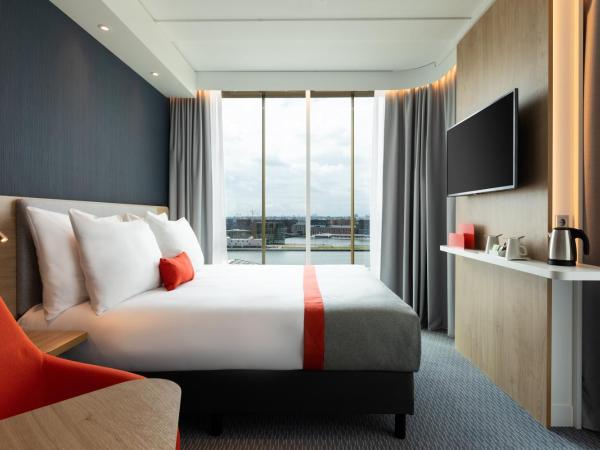 Holiday Inn Express Amsterdam - North Riverside, an IHG Hotel : photo 1 de la chambre chambre double standard avec vue