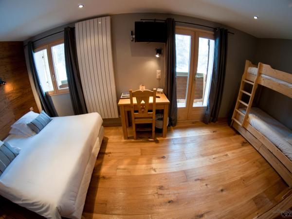 Hotel & Restaurant Les Escondus : photo 6 de la chambre chambre quadruple