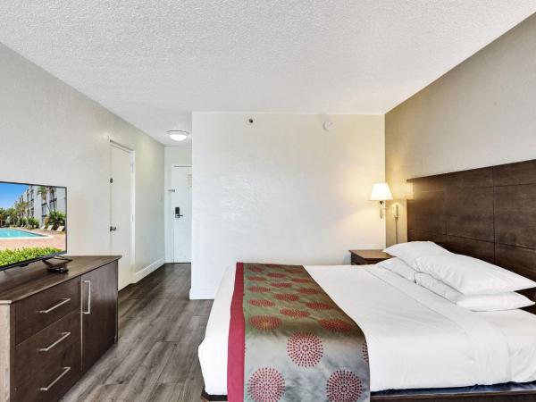Plaza Hotel Fort Lauderdale : photo 6 de la chambre chambre lit king-size deluxe
