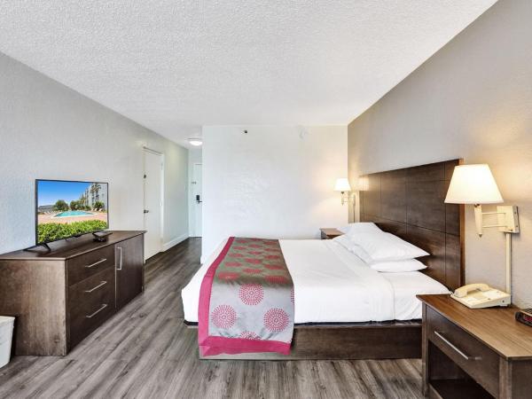 Plaza Hotel Fort Lauderdale : photo 7 de la chambre chambre lit king-size deluxe