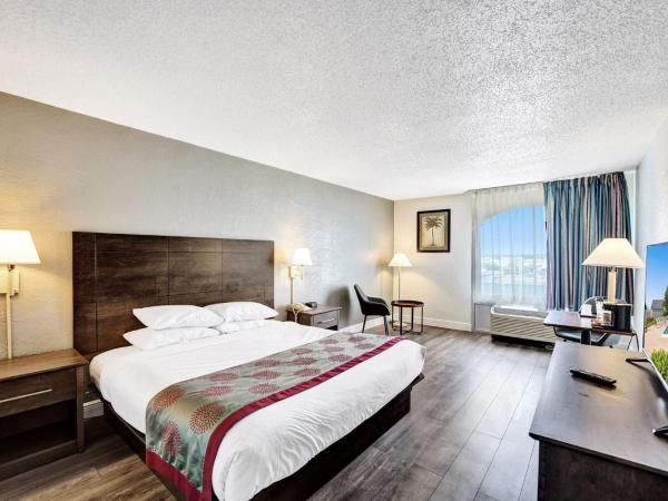 Plaza Hotel Fort Lauderdale : photo 1 de la chambre chambre lit king-size deluxe