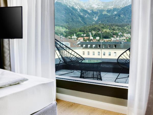 STAGE 12 Hotel by Penz : photo 1 de la chambre chambre double avec balcon - vue sur montagne