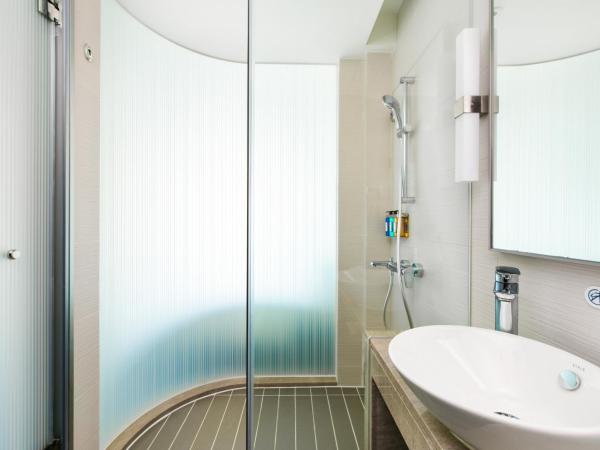 Holiday Inn Express Macau City Centre, an IHG Hotel : photo 7 de la chambre chambre standard lit queen-size