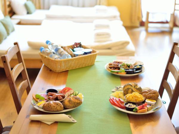 WenderEDU Business Center : photo 6 de la chambre chambre triple