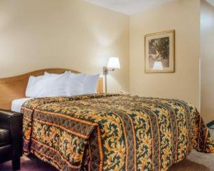 Suburban Studios : photo 9 de la chambre efficiency double room with two double beds - accessible/non smoking