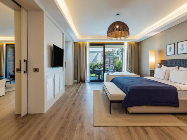 Kaya Palazzo Resort & Residences Le Chic Bodrum : photo 3 de la chambre grande suite avec jardin 