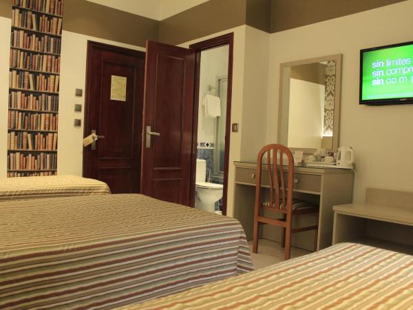 Hostal Atocha Almudena Martín : photo 3 de la chambre chambre triple