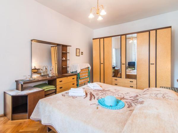 Room Mariza : photo 8 de la chambre chambre double avec balcon - vue sur mer