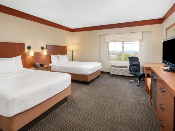La Quinta by Wyndham Atlanta Ballpark/Galleria : photo 2 de la chambre chambre double avec 2 lits doubles