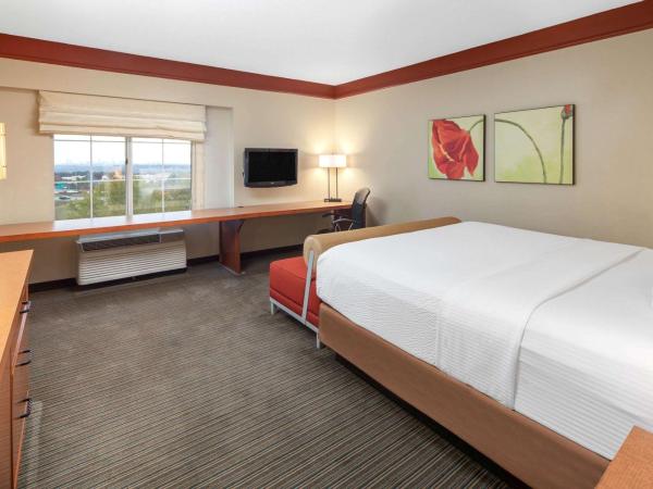 La Quinta by Wyndham Atlanta Ballpark/Galleria : photo 4 de la chambre chambre lit king-size deluxe
