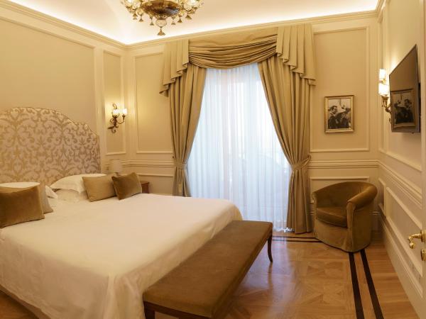 Grand Hotel Excelsior Vittoria : photo 4 de la chambre suite prestige 