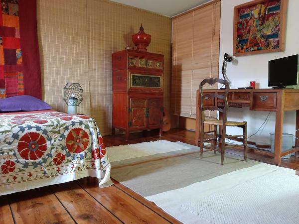 Chambres d'Hôtes Le Petit Siam : le calme en centre ville : photo 2 de la chambre 2 chambres doubles communicantes