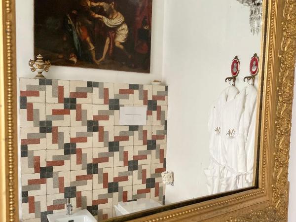 La Maison : photo 3 de la chambre chambre double deluxe avec baignoire
