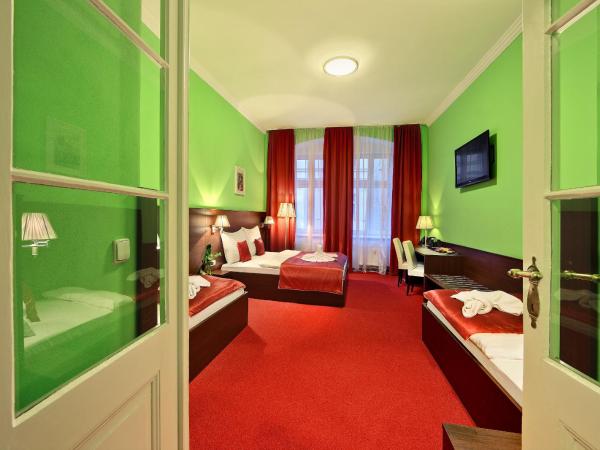 Martin Hotel Prague : photo 1 de la chambre chambre familiale