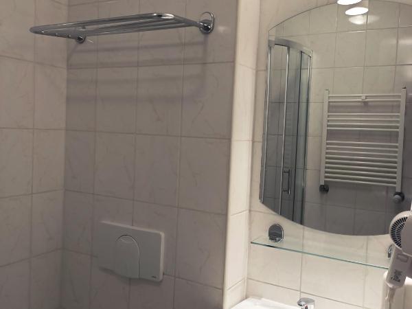 Hotel Gordon : photo 3 de la chambre chambre familiale (4 adultes) 