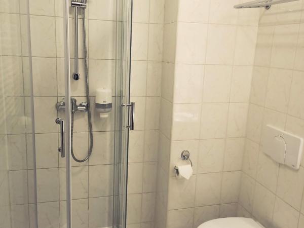 Hotel Gordon : photo 4 de la chambre chambre familiale (4 adultes) 