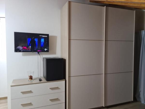 B&B Villa Chiara Bed and Breakfast : photo 5 de la chambre chambre double ou lits jumeaux deluxe – vue sur jardin