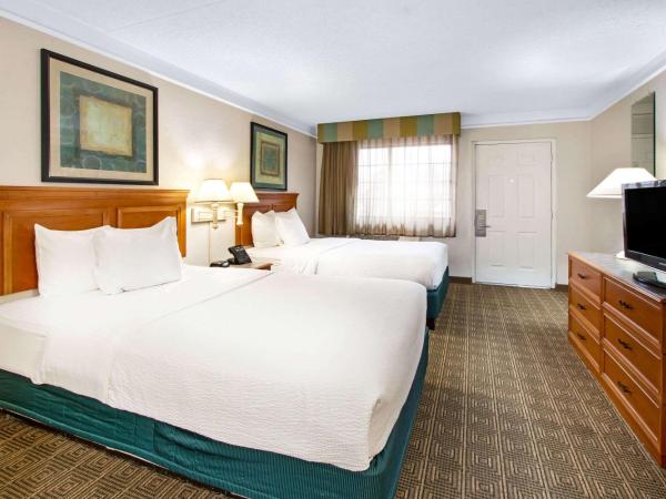 La Quinta Inn by Wyndham Albuquerque Airport : photo 3 de la chambre chambre double avec 2 lits doubles