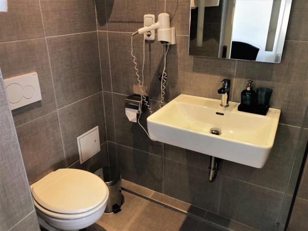 AMADEA - Cityhotel Salzburg : photo 6 de la chambre chambre lits jumeaux