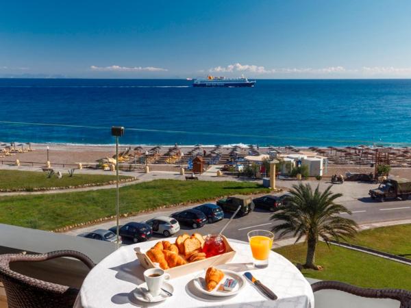 Cactus Hotel : photo 2 de la chambre chambre double ou lits jumeaux supérieure - vue sur mer