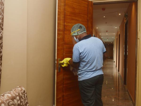 HOTEL SHREESH KOLKATA : photo 8 de la chambre ac suite room