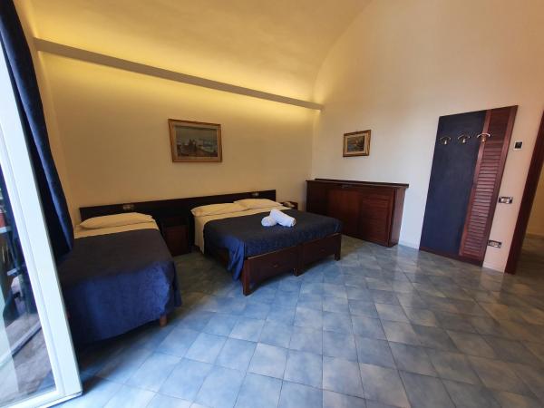 Hotel Il Faro : photo 3 de la chambre chambre familiale - vue sur mer