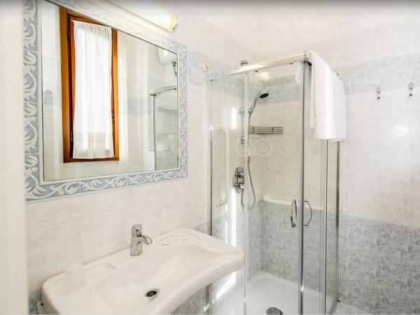 Hotel Leopolda : photo 2 de la chambre chambre double supérieure